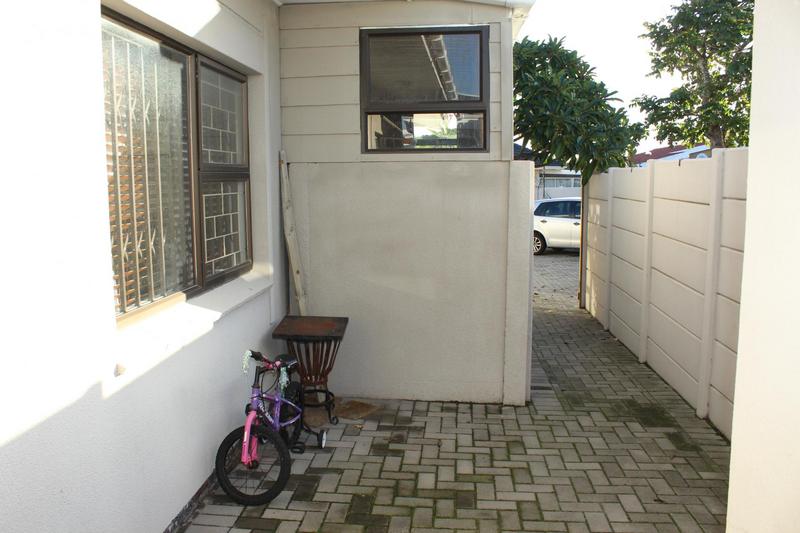 2 Bedroom Property for Sale in Churchill Estate Western Cape